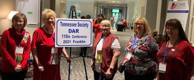 Local DAR members attend state conference